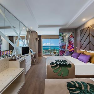 Be Trendy Side Sea View Room